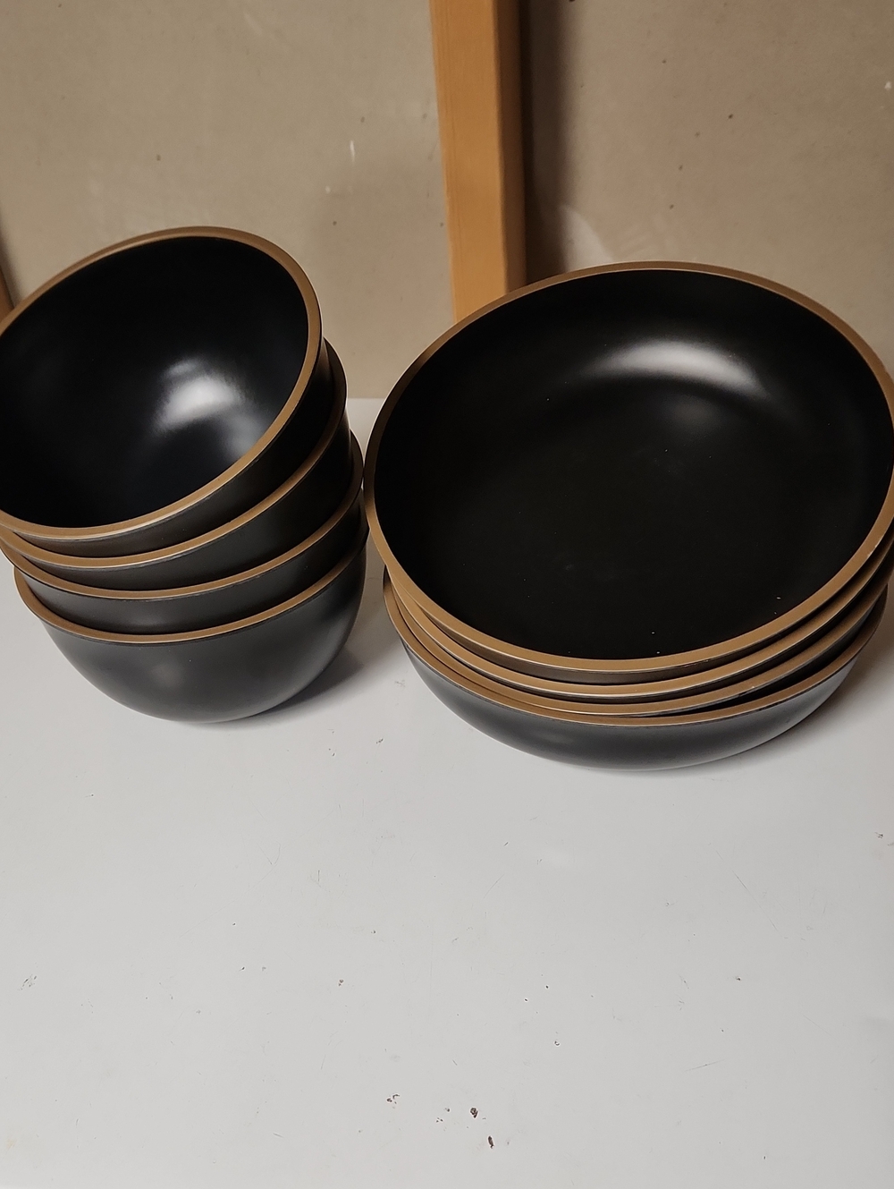 Black and Tan Bowl Set - Brand Unspecified